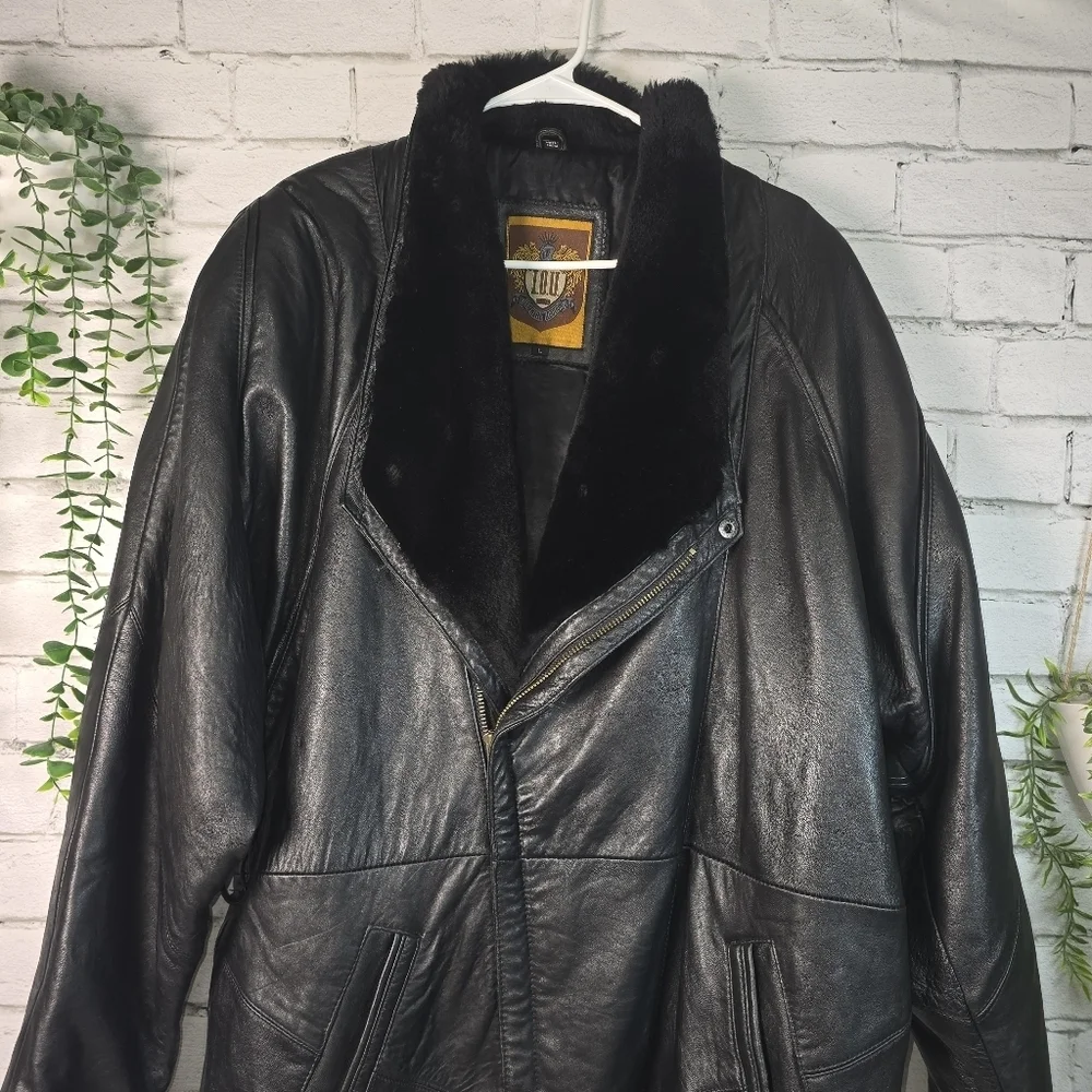 IOU Vintage Leather Over Sized Fur Neck Asymetrical Zip Mens Large Coat EUC